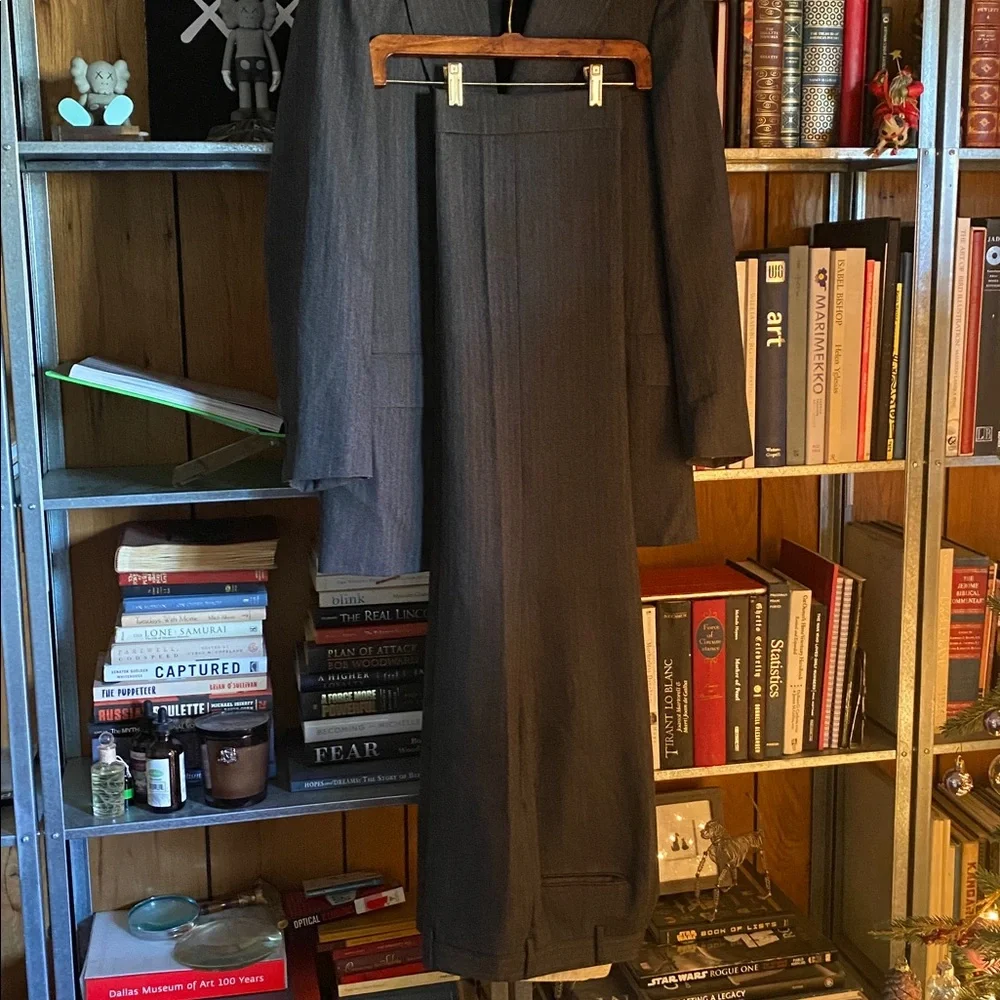 Brooks Brothers Charcoal Herringbone full Suit jacket and slacks 43 ML